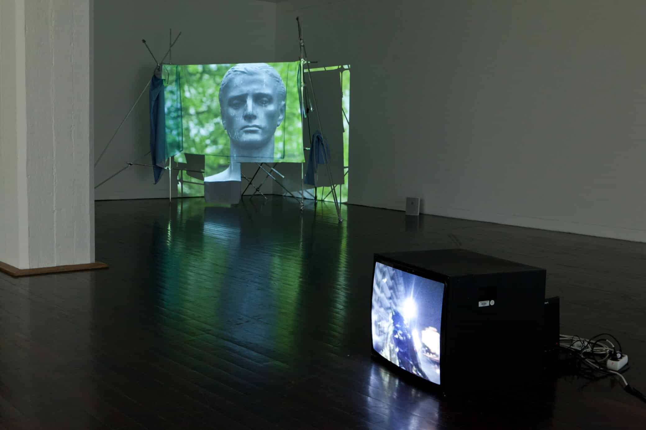 Etna Carrara, Ausstellungsansicht (Yorgos Sapountzis), Ludwig Forum Aachen 2012, Foto: Carl Brunn