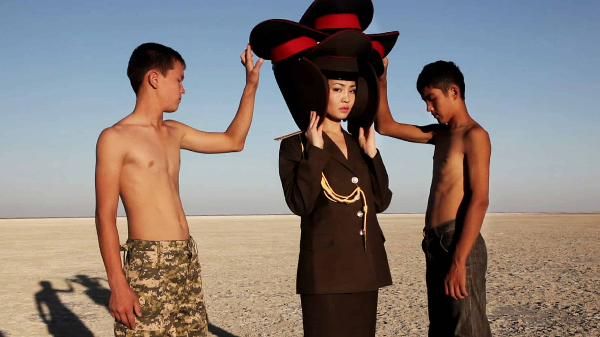 Almagul Menlibayeva, Transoxiana Dreams, 2011, HD Video, schwarz-weiss und Farbe, 23 Min., Videostill, courtesy American-Eurasian Art Advisors LLC